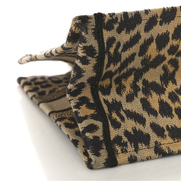 Dior Leopard Print Tote Bag - Picture 4 of 7